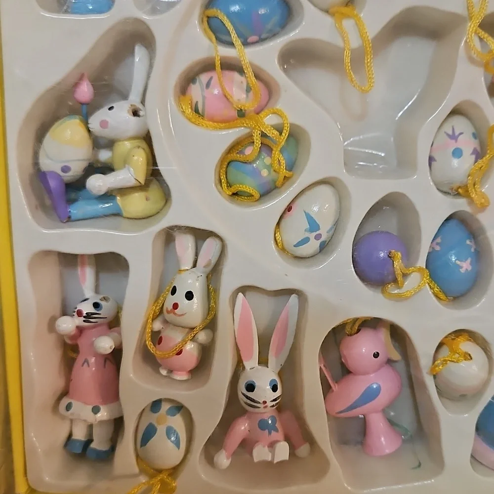 67 Vintage Hobby Lobby Mini  Easter Bunny & Egg Painted Wood Ornaments - Picture 6 of 10